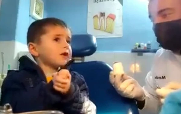 Uşaqla videosu yayılan stomatoloq: “Rəylərdə hamı soruşur ki, balacanın dişini çəkdiniz, yoxsa yox?” - VİDEO