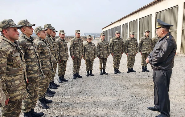 Müdafiə nazirinin müavini hərbi qulluqçularla görüşüb - FOTO