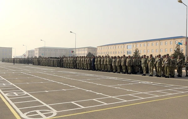 Naxçıvan Qarnizonu Qoşunlarında fərqlənən hərbçilər mükafatlandırılıb - FOTO