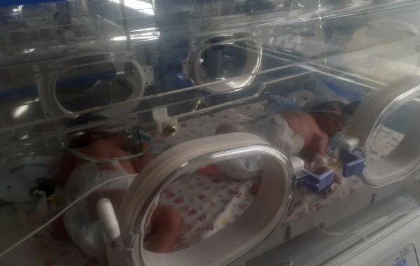 Yeni ilin ilk körpələrinin FOTOsu yayıldı - YENİLƏNİB