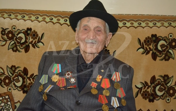 Yüz yaşlı Əmrah babanın uzunömürlülüyünün sirri - FOTO
