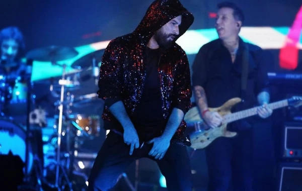 Tarkan iki saatlıq Yeni il  şousuna görə 1 milyon avro qazandı - VİDEO