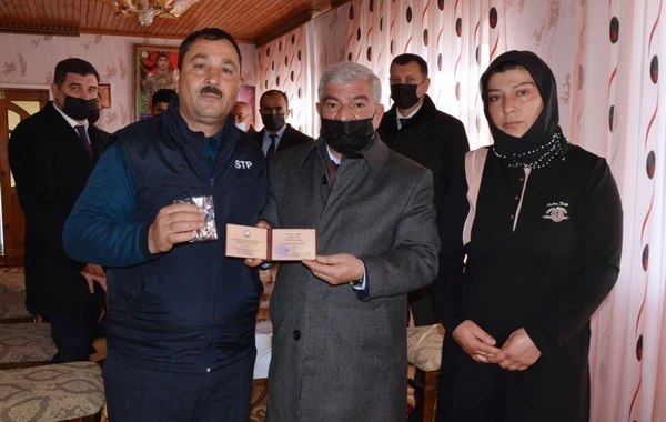 Şəhid çavuş Rafail Hüseynovun xatirəsi ehtiramla anılıb