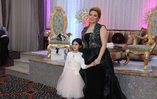 Azərbaycanlı müğənni: "Ərim hamilə olanda məni döyürdü, nəslimi söyürdü" - FOTO