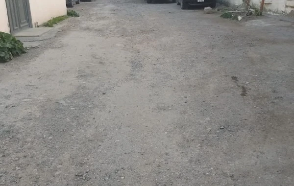 Bakının bu yolundan keçmək müşkülə çevrilib - VİDEO