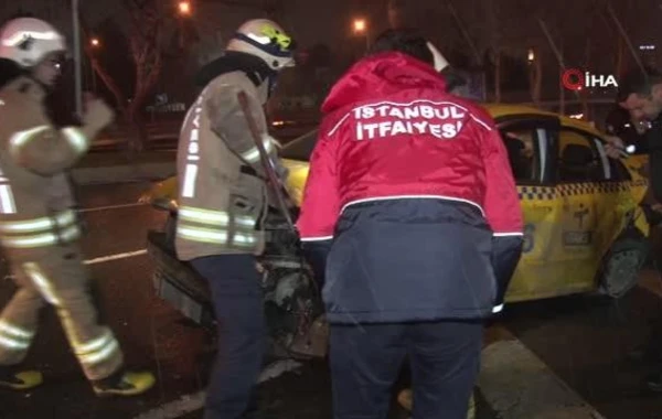 Azərbaycanlı sürücü İstanbulda lüks avtomobildə ağır qəza törətdi - VİDEO/FOTO