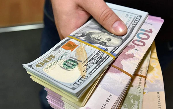 Azərbaycanda banklar dolların alış kursunu niyə artırıb? - AÇIQLAMA