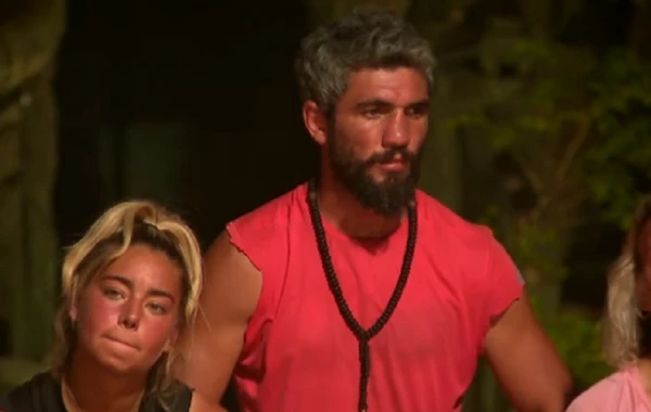 Oğlu Pərvizi "Survivor"a gözyaşlarıyla yola saldı - VİDEO
