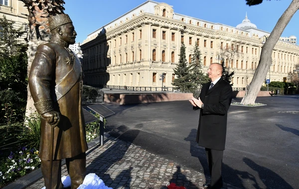 Президент Азербайджана открыл памятник Гаджи Зейналабдину Тагиеву - ФОТО/ВИДЕО