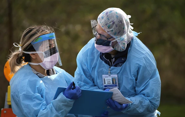 Ученые рассчитали риск повторного заражения омикроном