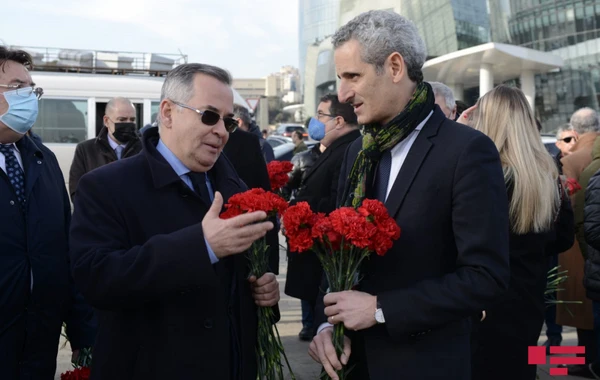 Послы стран Европейского Союза посетили Аллею шехидов - ФОТО