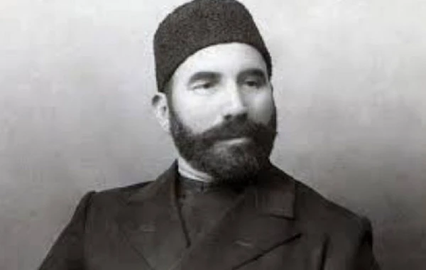 Знают ли жители столицы знаменитого миллионера? - ВИДЕО