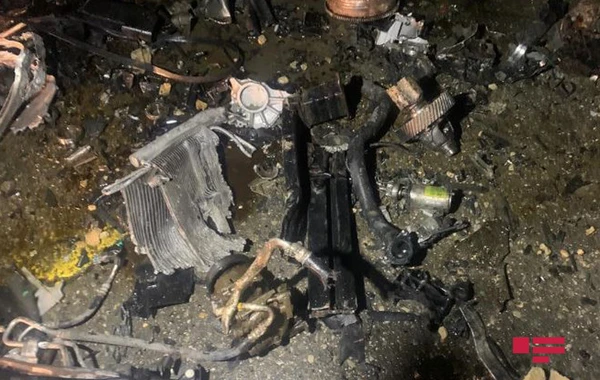 Bakıda qəzadan sonra avtomobil yandı: Ölən və yaralanan var - FOTO/VİDEO