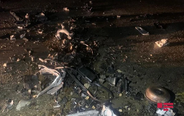 Bakıda qəzadan sonra avtomobil yandı: Ölən və yaralanan var - FOTO/VİDEO