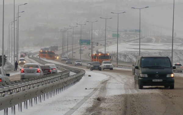 Şənbə günü bu rayonlara gedənlərin NƏZƏRİNƏ: Yollar buz bağlayacaq