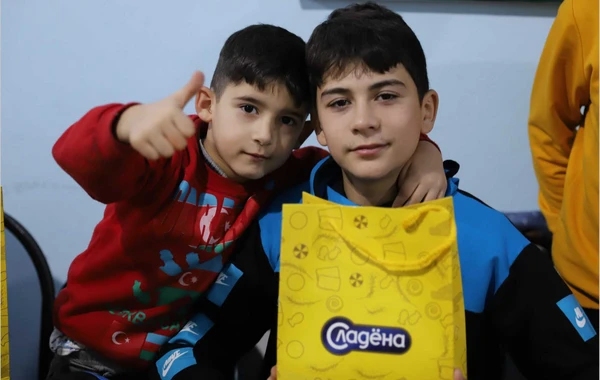 “Avrora" Qrup uşaq sığınacaqlarında məskunlaşan uşaqları sevindirib - FOTO