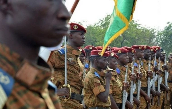 Burkina-Fasoda prezident istefa verdi, hərbçilər hakimiyyəti ələ keçirdi