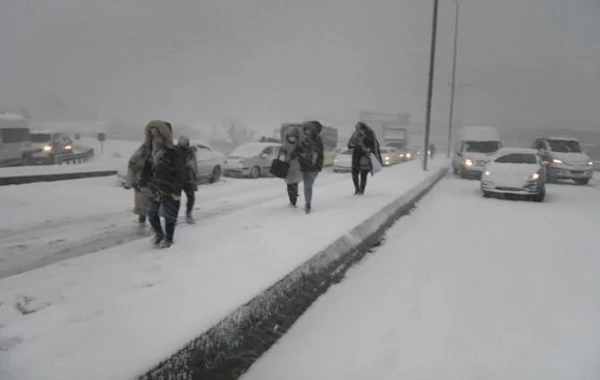 Qarlı İstanbulda SON VƏZİYYƏT - FOTOLAR