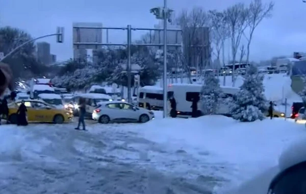 Qarlı İstanbulda SON VƏZİYYƏT - FOTOLAR