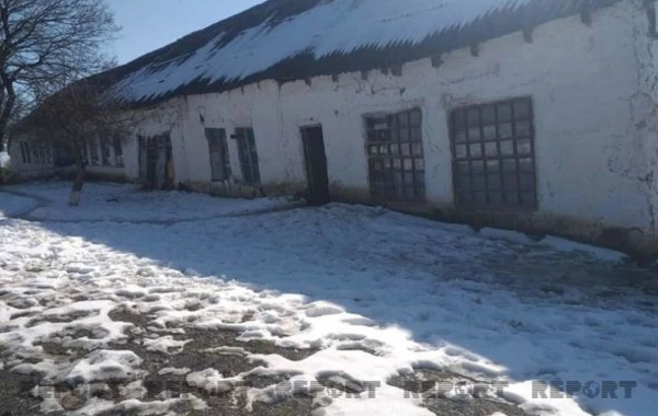 В школе в Джалилабадском районе обрушился потолок - ФОТО