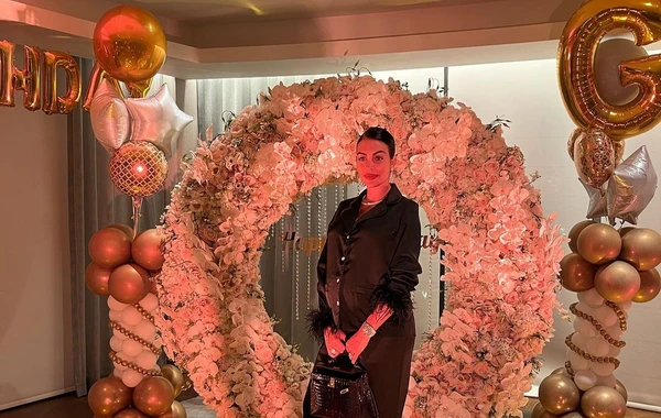 Роналду сделал удивительный подарок Джорджине на день рождения - ВИДЕО