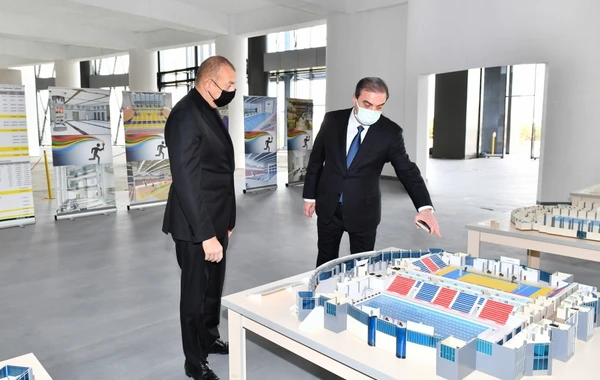İlham Əliyev Gəncə İdman Sarayında tikinti işlərinin gedişi ilə tanış olub - FOTO/VİDEO
