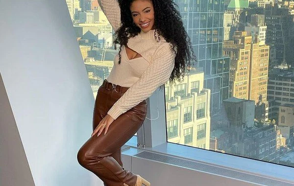 31 yaşlı model özünü 60-cı mərtəbədən atdı - FOTO