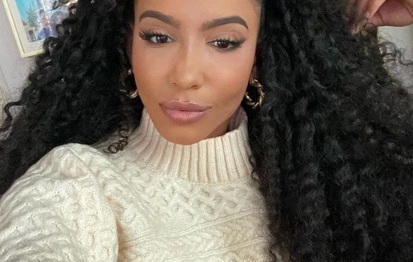31 yaşlı model özünü 60-cı mərtəbədən atdı - FOTO