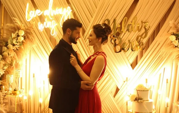 "Yasak Elma"nın aktyoru nişanlandı - FOTO