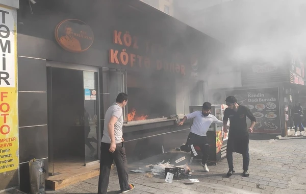 Məşhur dönərxanada baş verən yanğın söndürüldü - FOTO - YENİLƏNİB