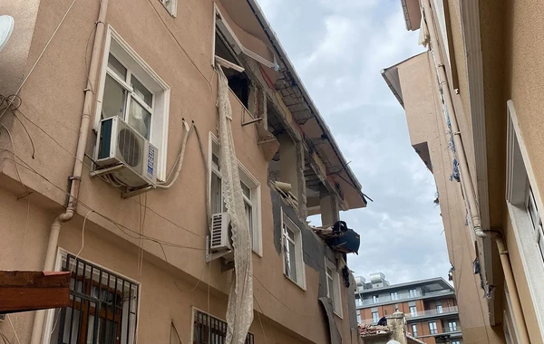 İstanbulda dəhşətli partlayış, 4 nəfər yaralandı - FOTO