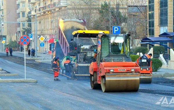 Bakının böyük küçələrindən biri asfaltlanır - FOTO