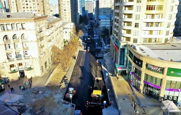 Bakının böyük küçələrindən biri asfaltlanır - FOTO