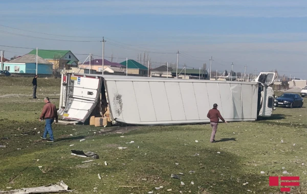 Azərbaycanda DƏHŞƏTLİ QƏZA - “TIR” 3 maşınla toqquşub, ölən və xəsarət alanlar var – FOTO