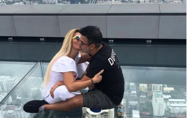 Əmrah 8 illik həyat yoldaşından boşanıb - FOTO
