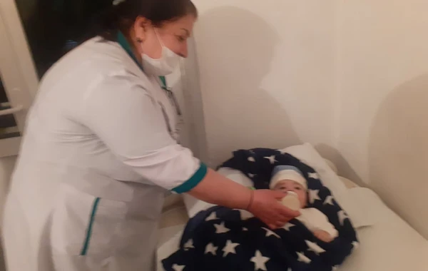 Gəncədə körpə küçəyə atıldı - FOTO