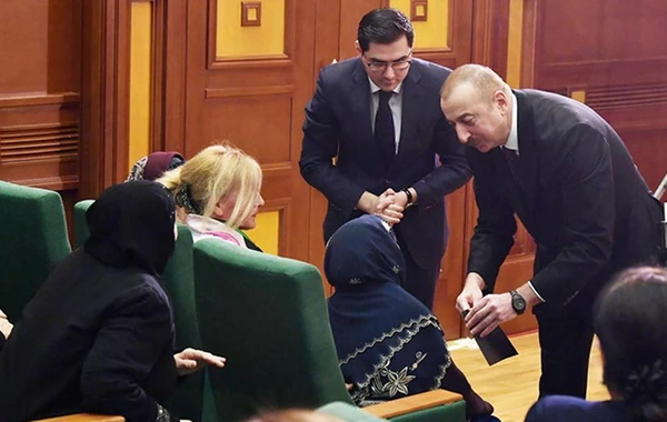 Скончалась мать шехида, присутствовавшая на встрече с Ильхамом Алиевым - ФОТО