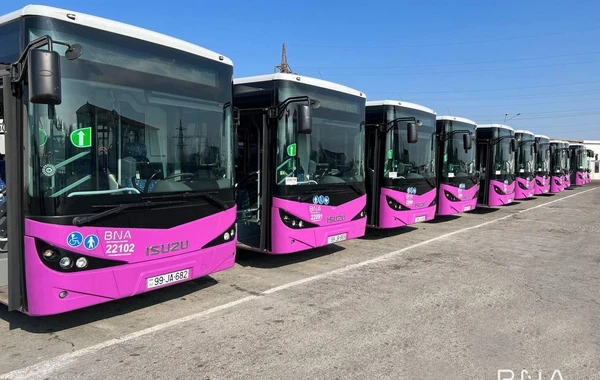 Bakıya 12 ədəd "İsuzu" markalı yeni avtobus gətirilib - FOTO