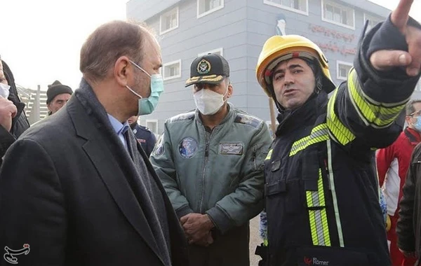 Təbrizdə döyüş təyyarəsi idman zalının üzərinə düşdü: 3 ölü - VİDEO