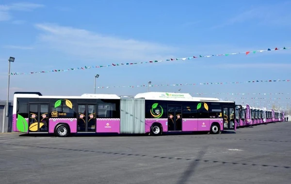 Bakıya AVRO-6 standartlı CNG avtobusları gətirilib - FOTO