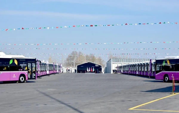 Bakıya AVRO-6 standartlı CNG avtobusları gətirilib - FOTO