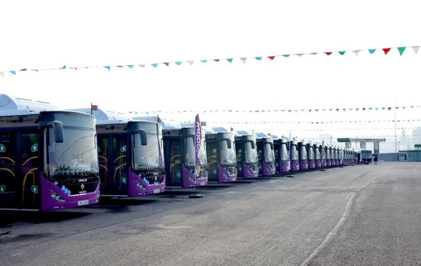 Bakıya AVRO-6 standartlı CNG avtobusları gətirilib - FOTO