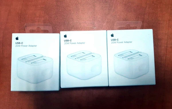 Azərbaycan gömrükçüləri külli miqdarda "iPhone" telefonu müsadirə edib - FOTO