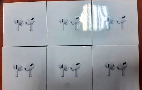 Azərbaycan gömrükçüləri külli miqdarda "iPhone" telefonu müsadirə edib - FOTO