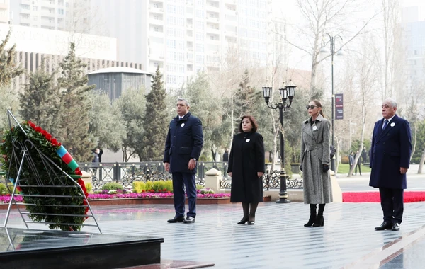 İlham Əliyev və Mehriban Əliyeva Xocalı soyqırımının ildönümü ilə əlaqədar yürüşdə - FOTO