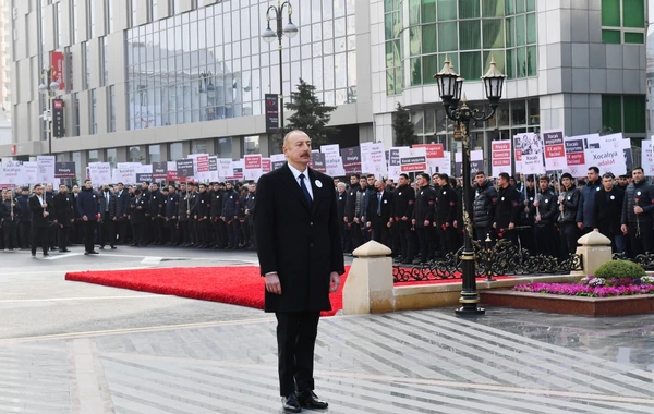 İlham Əliyev və Mehriban Əliyeva Xocalı soyqırımının ildönümü ilə əlaqədar yürüşdə - FOTO