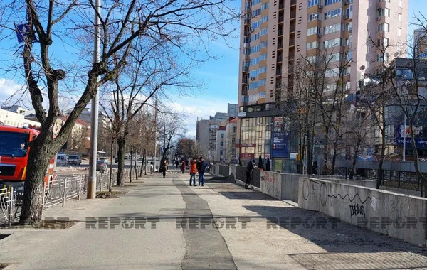 Kiyevin raket düşən yaşayış binasının yerləşdiyi ərazidən FOTOREPORTAJ