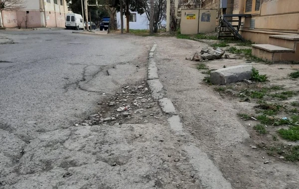 Xətai rayonunun biabırçı yolları - FOTO