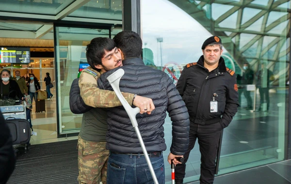 Türkiyədə müalicə olunan daha 3 qazi Azərbaycana qayıdıb - FOTO