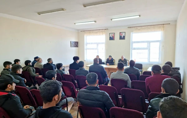 Xüsusi təyinatlı təhsil müəssisələrinə qəbulla bağlı görüşlər keçirilir - FOTO